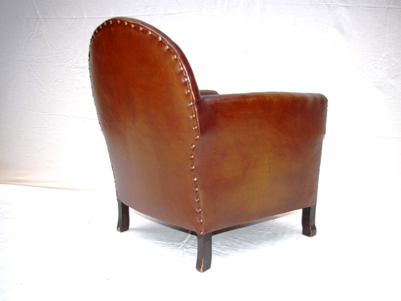dossier clouts fauteuil club.jpg