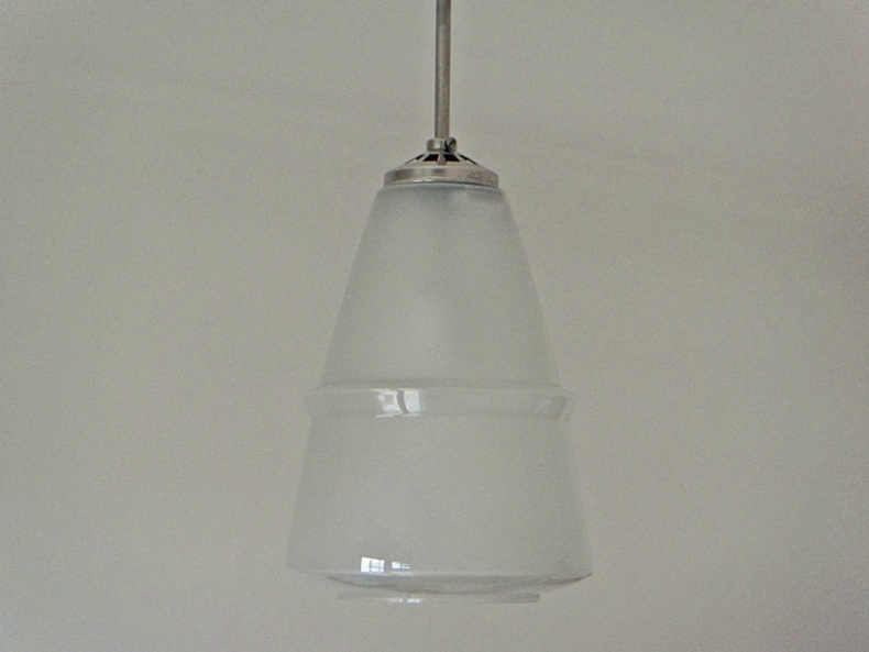 lampe 1930 allemande en verre.   3.jpg