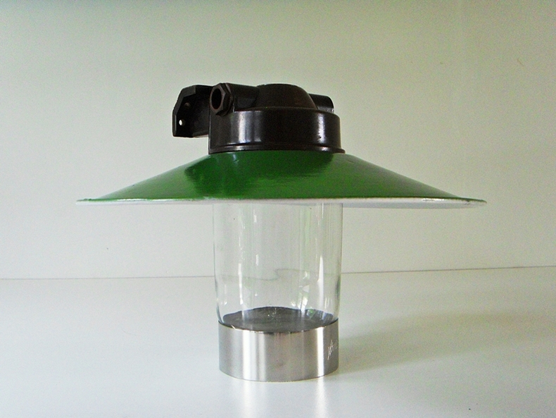 lampe industrielle en verre..jpg